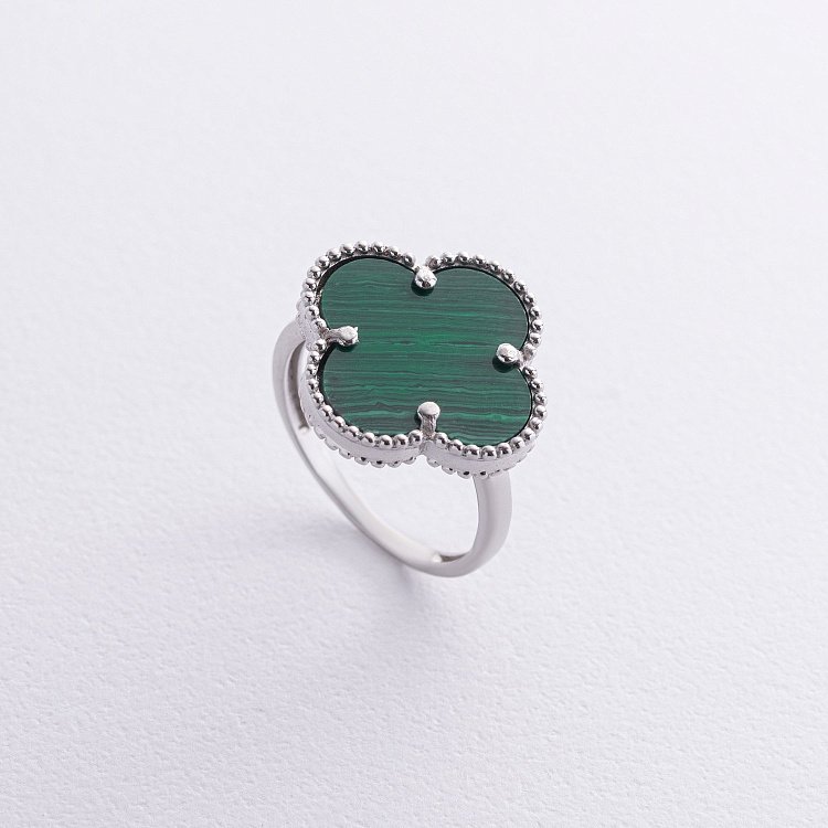 Серебряное кольцо "Клевер" (синт. малахит) 112774 от ювелирного магазина Оникс