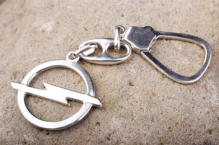 Брелок "Opel" 10032 от ювелирного магазина Оникс - 2