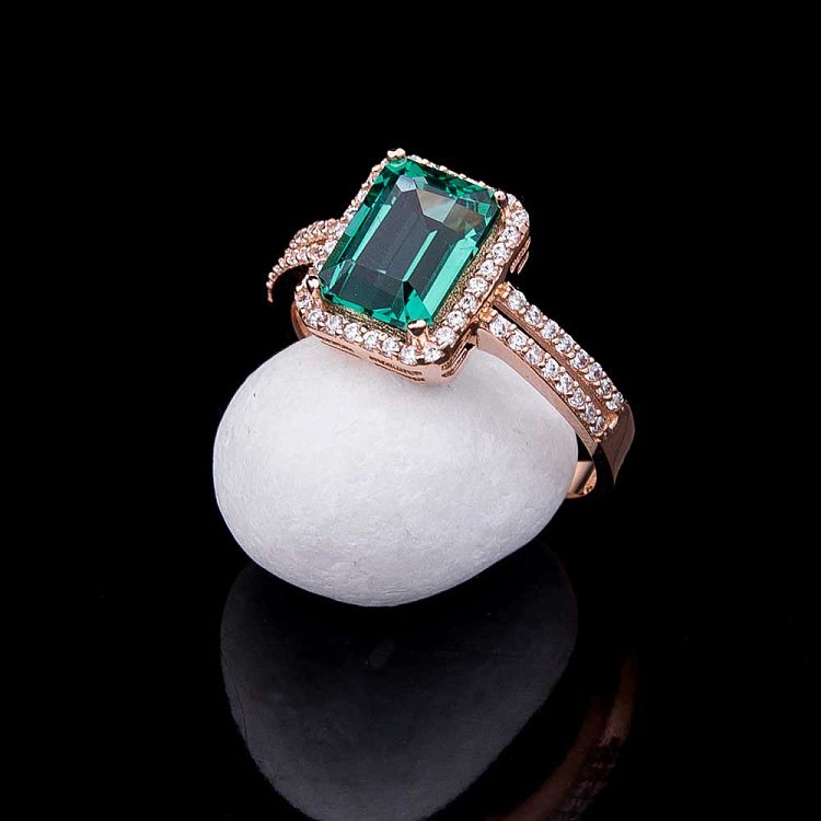 Золотое кольцо с празиолитом и фианитами к04637 от ювелирного магазина Оникс - 1