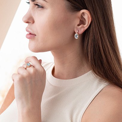 Золотое кольцо с голубым топазом и фианитами к05664 №2