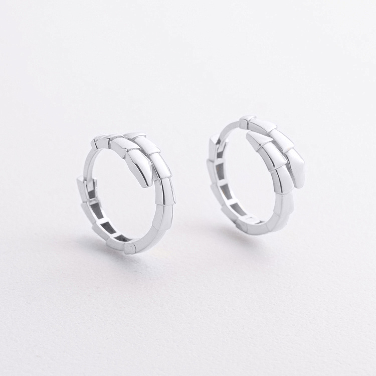 Серьги - кольца "Змеи" в белом золоте с09467 от ювелирного магазина Оникс