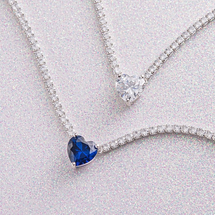 Срібне кольє - чокер "Сердечко" з фіанітами 181259 від ювелірного магазину Онікс - 10