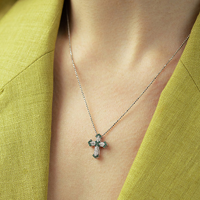 Крестик в белом золоте (бриллианты, изумруды) пб0390ca №5