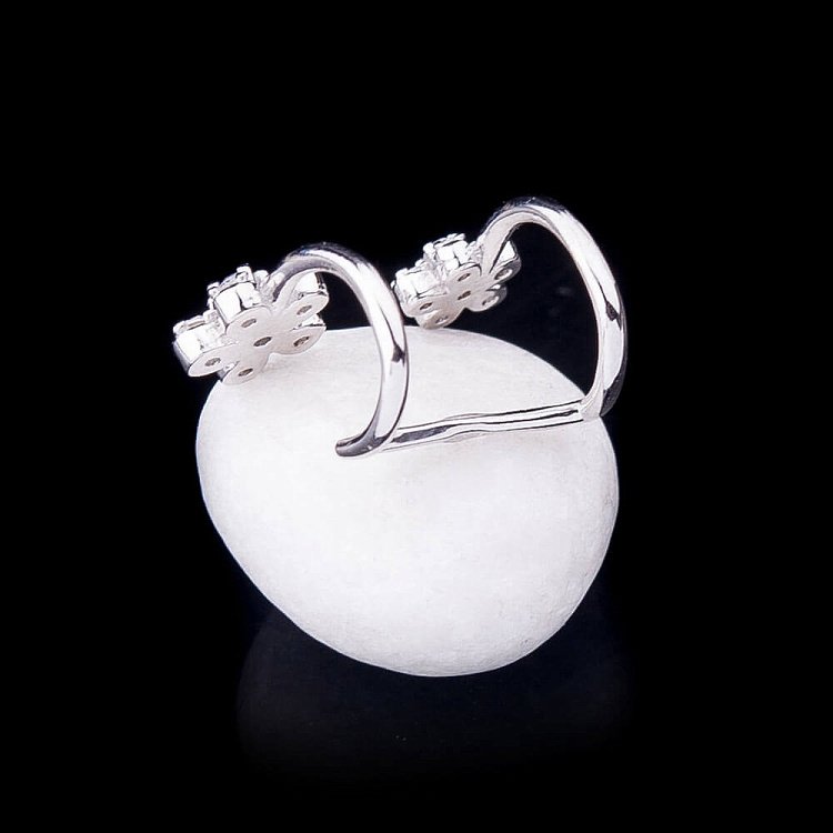 Срібні сережки Каффа "Квіточки" з фіанітами 121707 від ювелірного магазину Онікс - 1