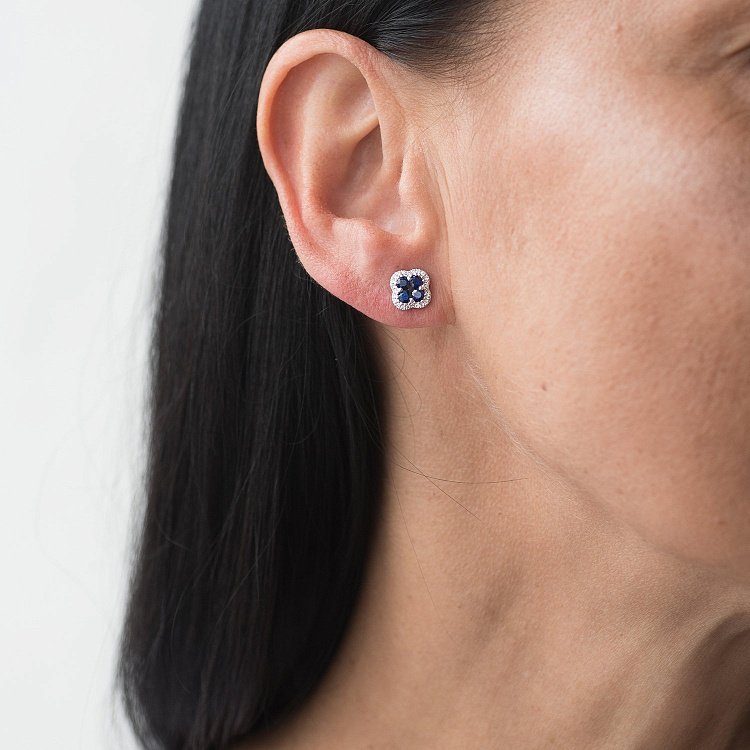 Золоті сережки-пусети "Конюшина" з сапфірами і діамантами сб0282ai від ювелірного магазину Онікс - 2