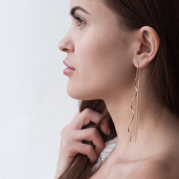 Золотые серьги - протяжки "Завиток" 580085 от ювелирного магазина Оникс - 2