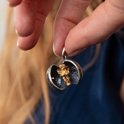 Серебряная подвеска "Купидон в орешке" ручной работы 133142 №2