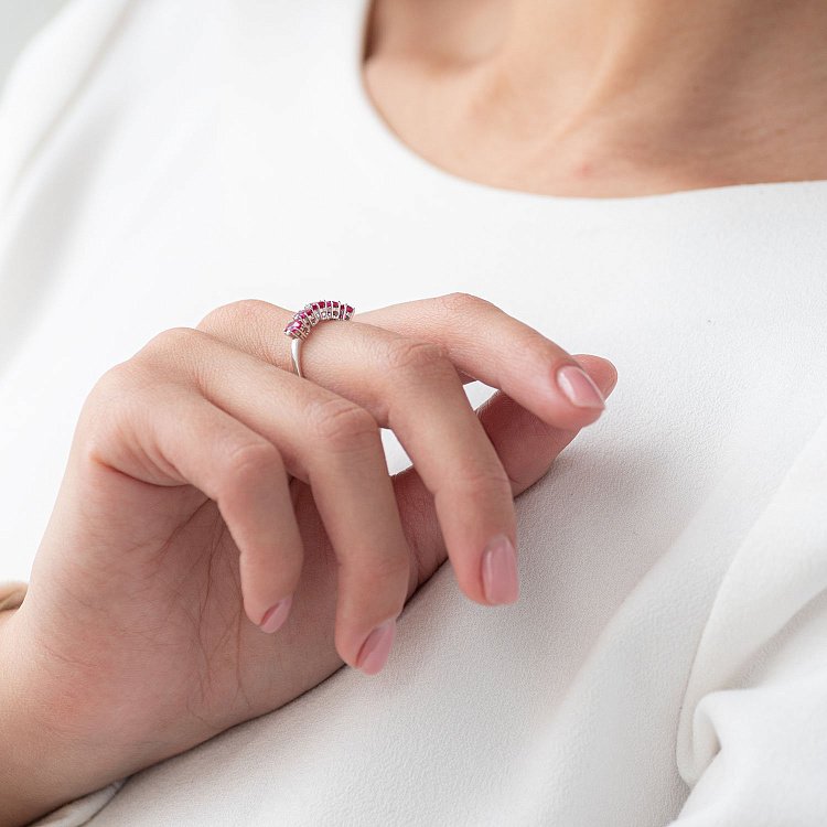 Золота каблучка з діамантами і рубінами R12974Eajd від ювелірного магазину Онікс - 1