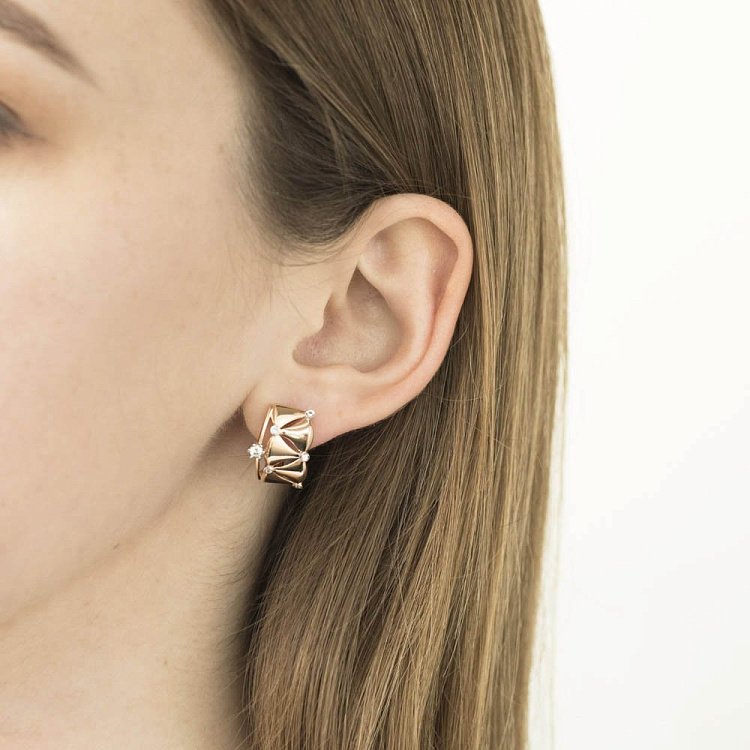 Эксклюзивные золотые серьги с фианитами с05718 от ювелирного магазина Оникс - 2