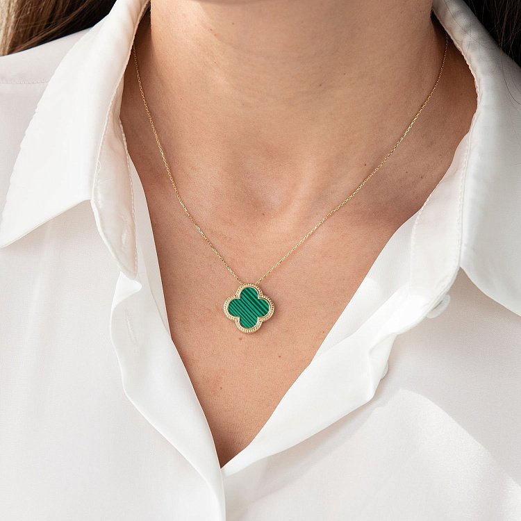 Золотое колье "Клевер" с малахитом кол01879 от ювелирного магазина Оникс - 1