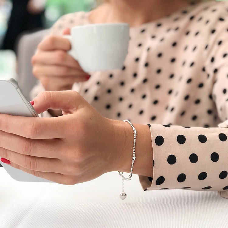 Золотий браслет "Сердечка" б03947 від ювелірного магазину Онікс - 1