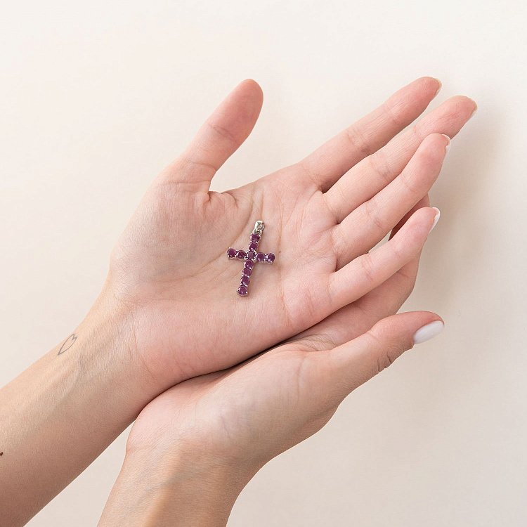 Серебряный крест с рубинами 131571 от ювелирного магазина Оникс - 1