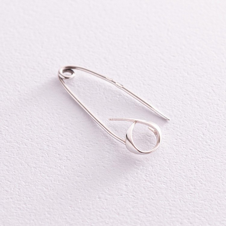 Серебряная булавка 21003 от ювелирного магазина Оникс