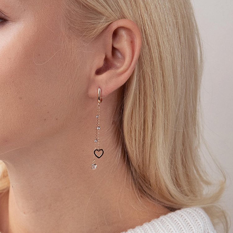 Золотые серьги "Сердечки" на цепочке (фианиты) с07227 от ювелирного магазина Оникс - 2