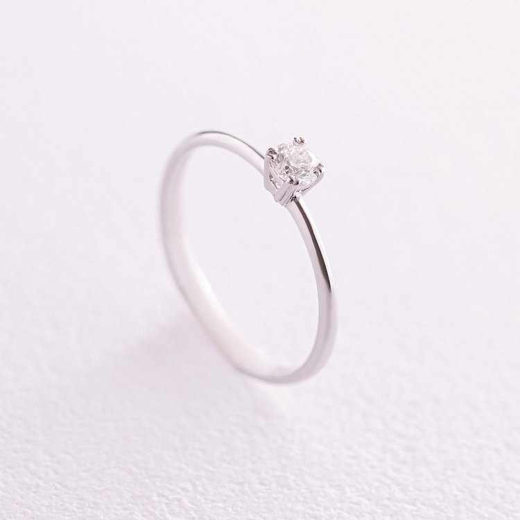 Помолвочное золотое кольцо с бриллиантом 228001121 от ювелирного магазина Оникс