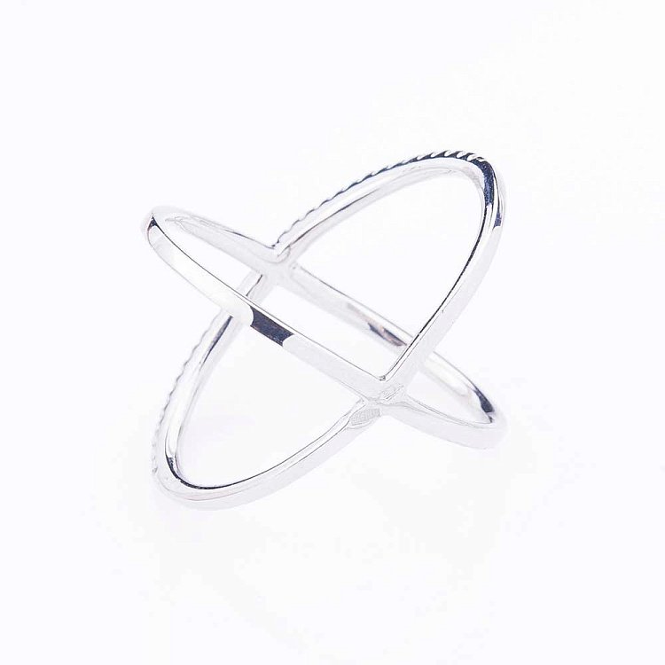 Срібний перстень з фіанітами 111868 від ювелірного магазину Онікс - 1