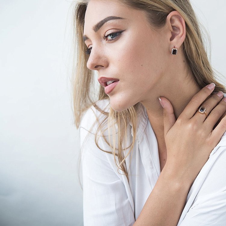 Золотое кольцо (дымчатый кварц, фианиты) к02123 от ювелирного магазина Оникс - 4