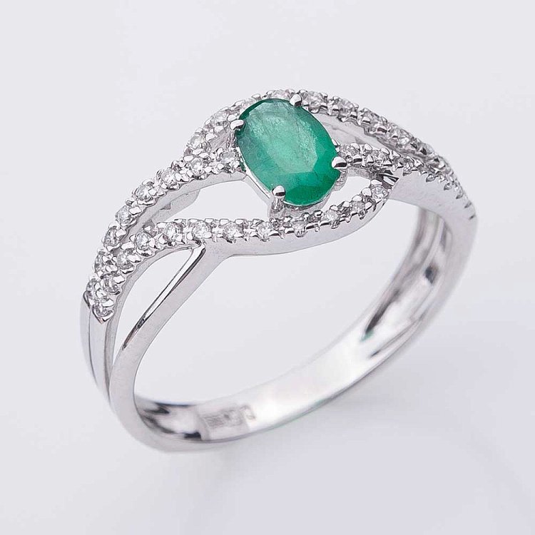 Помолвочное кольцо с изумрудом и бриллиантами кзс213 от ювелирного магазина Оникс