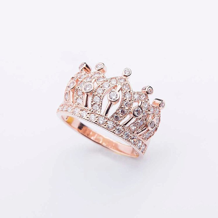 Золотое кольцо с фианитами "Корона" 1460 от ювелирного магазина Оникс