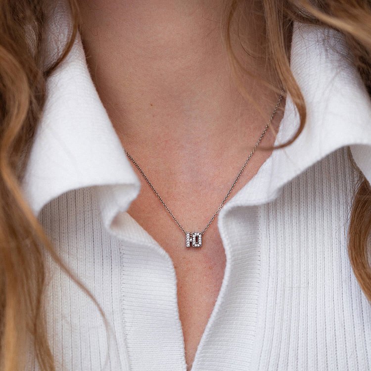 Срібне кольє з літерою "Ю" з фіанітами 1103 Ю від ювелірного магазину Онікс - 3