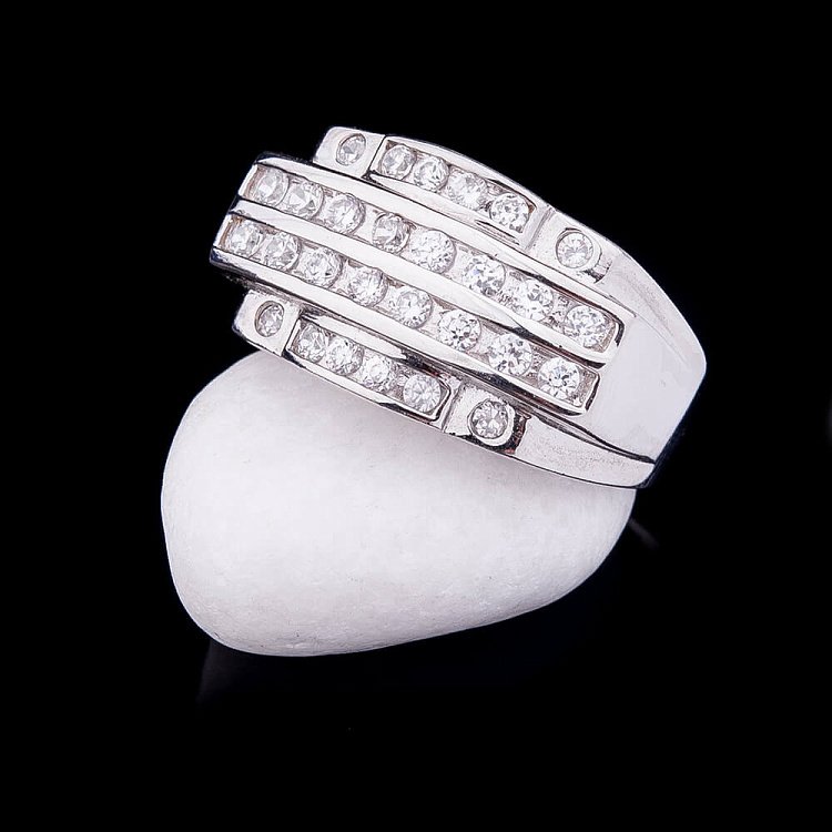 Серебряная печатка с фианитами 11591 - 2 Серебряная печатка с фианитами 11591 от ювелирного магазина Оникс - 2