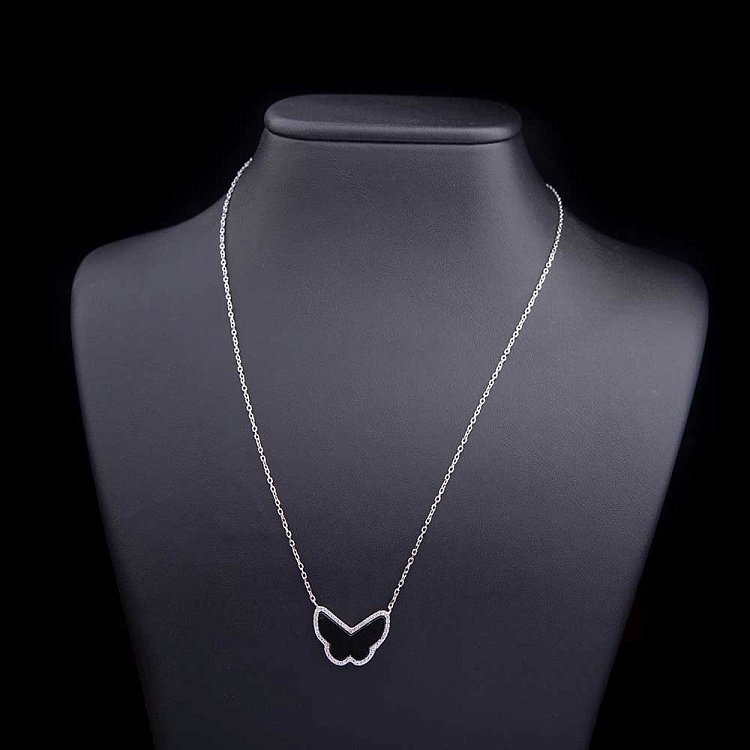 Серебряное колье "Бабочка" с фианитами и ониксом 18335 от ювелирного магазина Оникс - 1