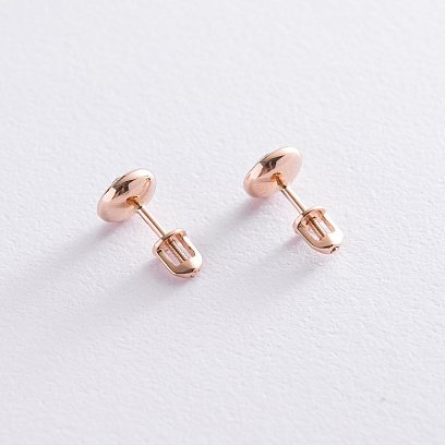 Золотые серьги-гвоздики с пиропом с05196 №3