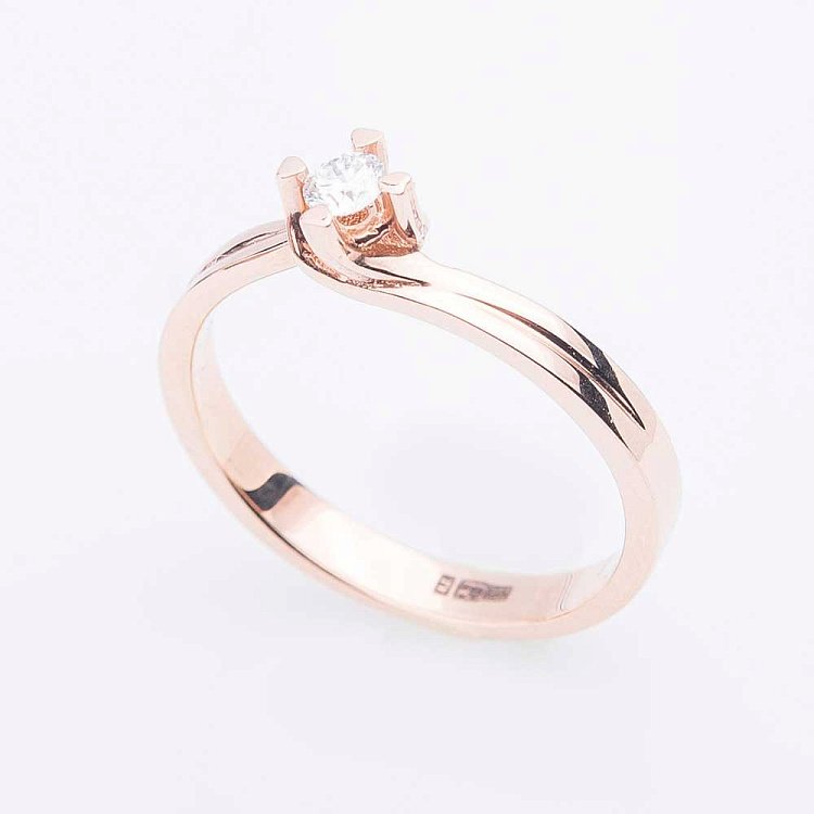 Эксклюзивное золотое кольцо с бриллиантом кб03050 от ювелирного магазина Оникс