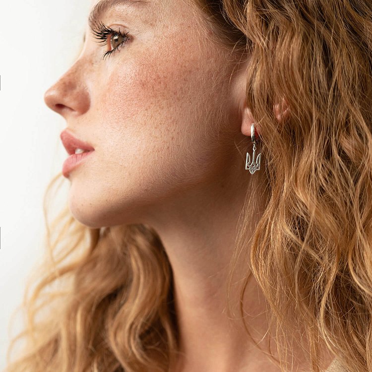 Асиметричні срібні сережки "Герб України - Тризуб" 123242 - 7 Асиметричні срібні сережки "Герб України - Тризуб" 123242 від ювелірного магазину Онікс - 7