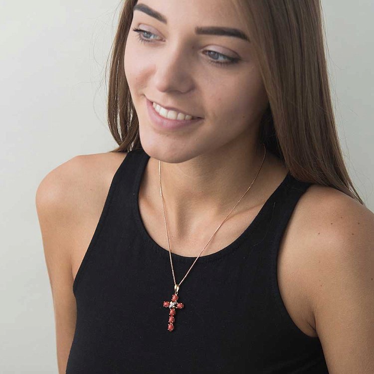 Золотой крестик с кораллом и фианитами п483 от ювелирного магазина Оникс - 2