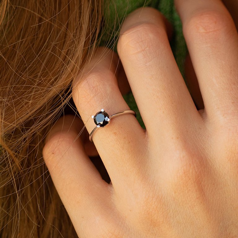 Кольца женские с черным бриллиантом