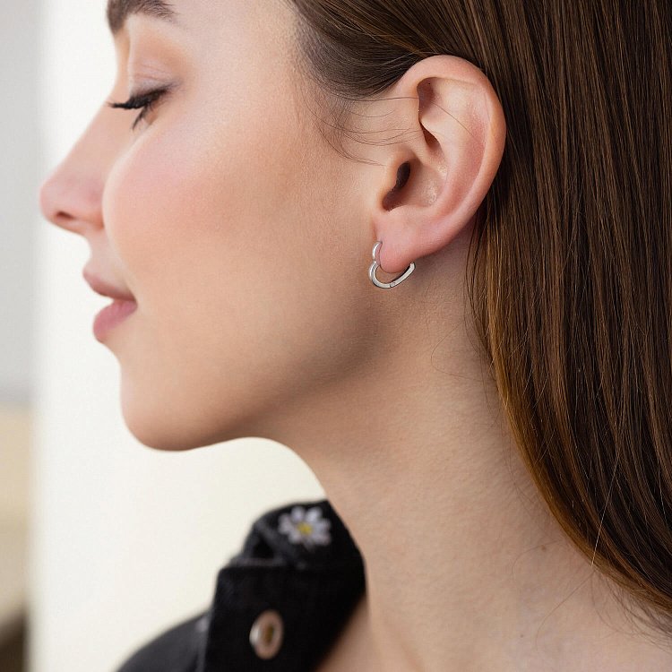 Сережки "Сердечки" у сріблі 123289 від ювелірного магазину Онікс - 1