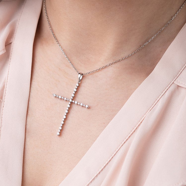 Золотий хрестик з діамантами п256 від ювелірного магазину Онікс - 1