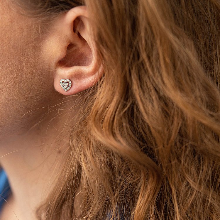 Золоті сережки - пусети "Сердечки" з діамантами сб0466ch від ювелірного магазину Онікс - 1