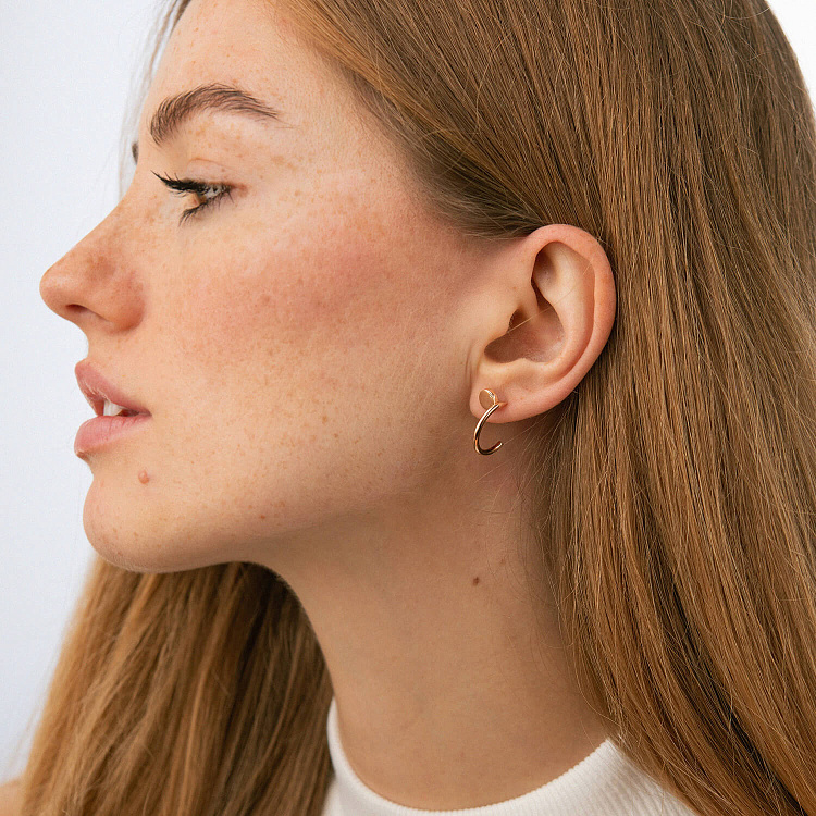 Сережки - пусети "Цвях" у червоному золоті с09180 від ювелірного магазину Онікс - 1