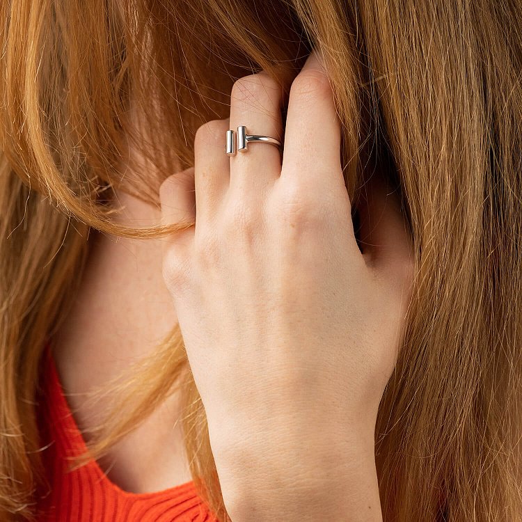 ﻿Срібна каблучка "Lora" 7116 від ювелірного магазину Онікс - 2