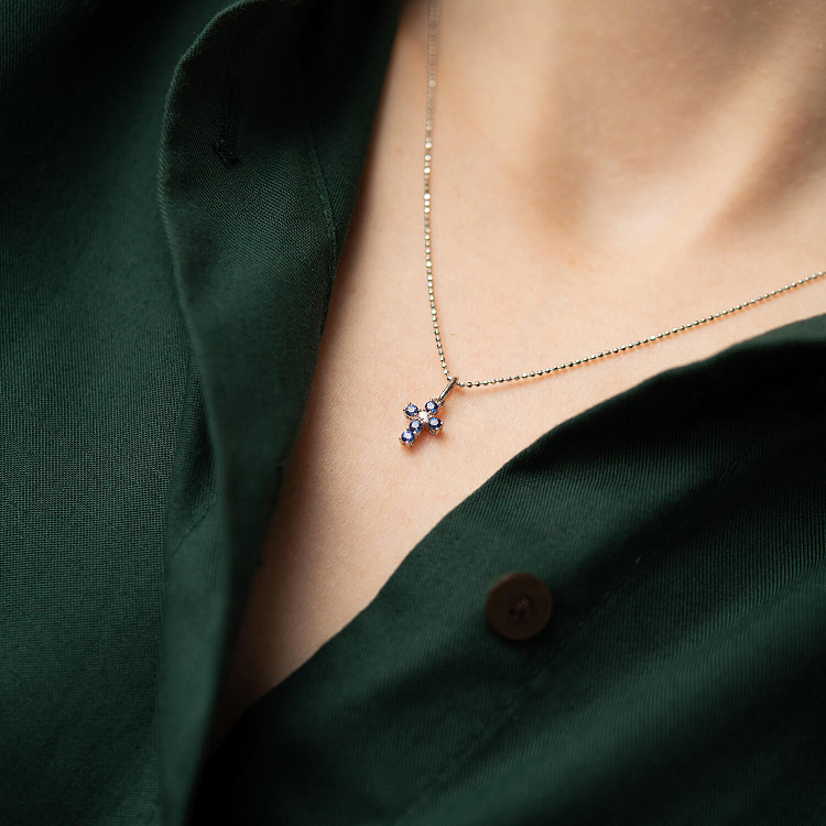 Золотой крестик с бриллиантом и сапфирами пб0300nl от ювелирного магазина Оникс - 3