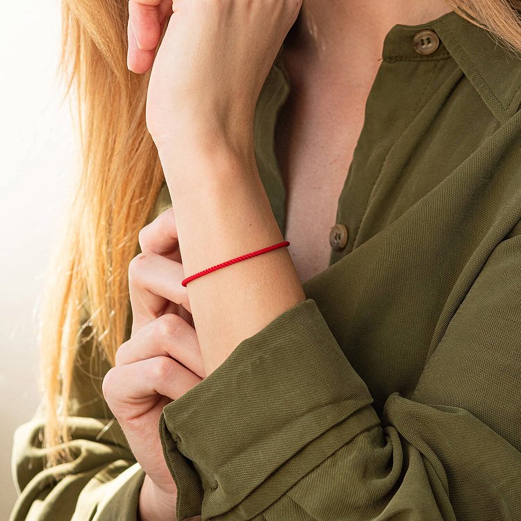 Браслет с красной нитью 2 мм 14910 от ювелирного магазина Оникс - 2