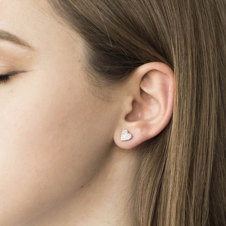 Серебряные серьги-пусеты "Сердечки" с фианитами 122049 от ювелирного магазина Оникс