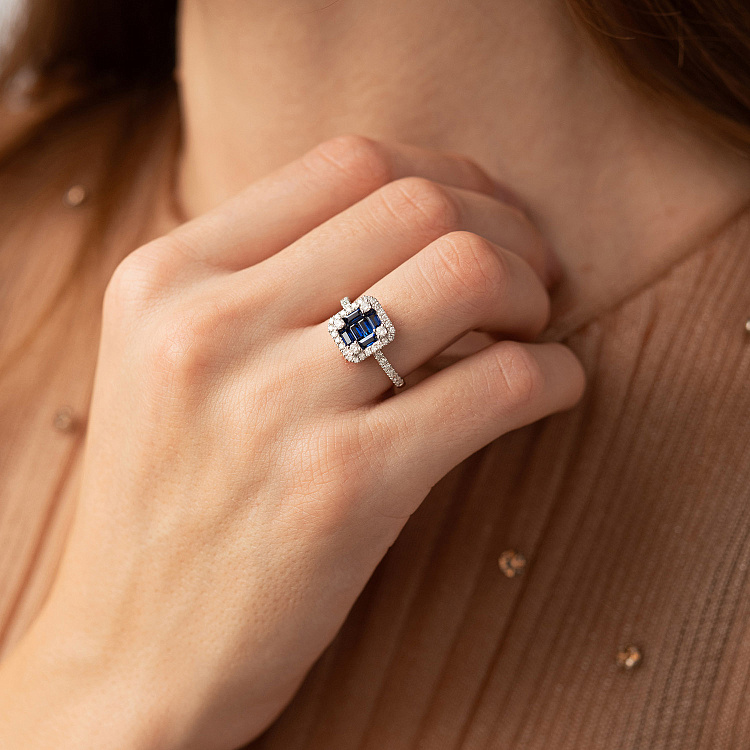 Золотое кольцо с бриллиантами и сапфирами кб0563mi - 4 Золотое кольцо с бриллиантами и сапфирами кб0563mi от ювелирного магазина Оникс - 4