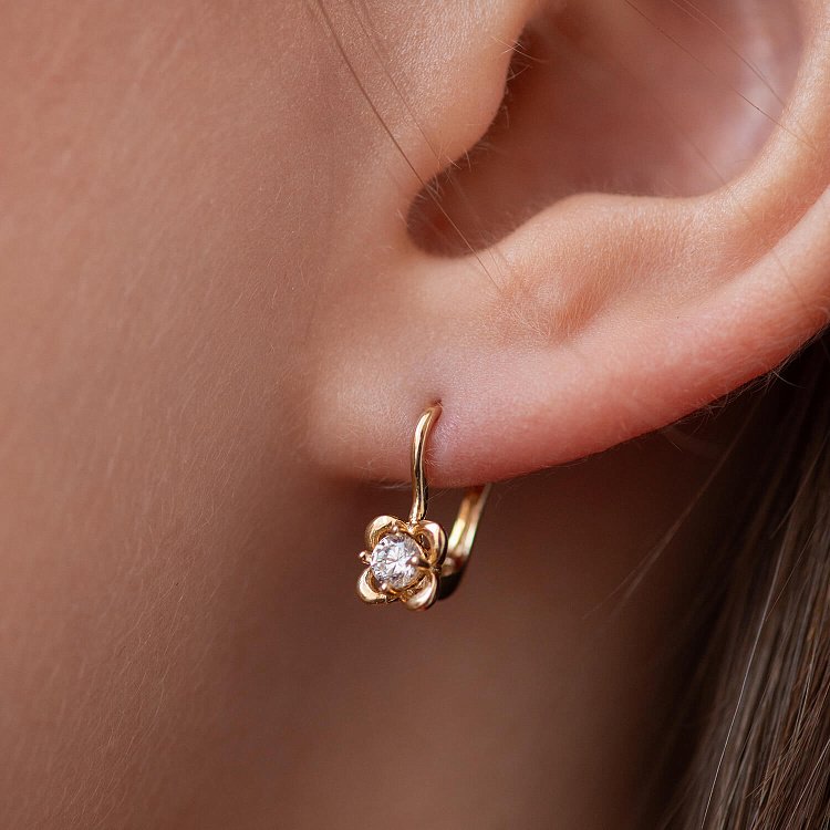 Золотые серьги с фианитами с05964 от ювелирного магазина Оникс - 1