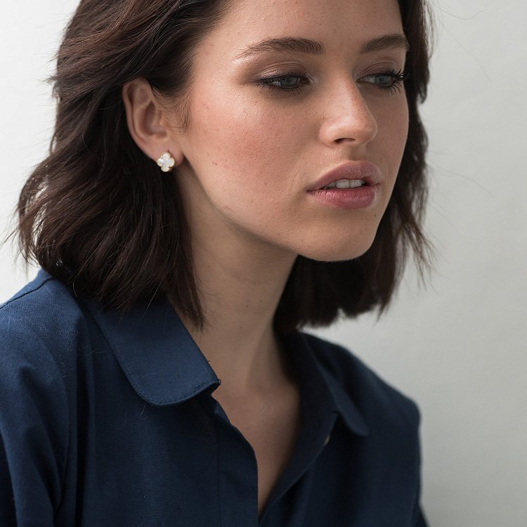 Серьги из желтого золота "Клевер" с перламутром с05061 от ювелирного магазина Оникс - 9