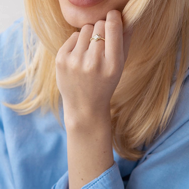 Золотое кольцо "Клевер" с фианитами к07007 от ювелирного магазина Оникс - 5