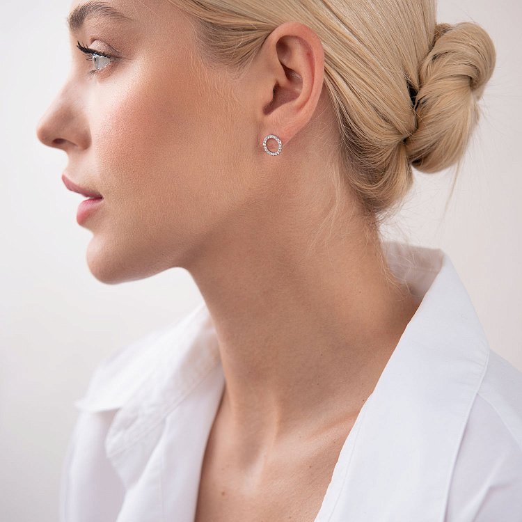 Срібні сережки "Кругообіг" з фіанітами OR116150 від ювелірного магазину Онікс - 5