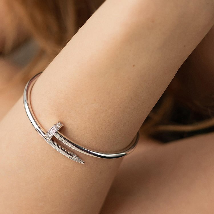 Жесткий браслет "Гвоздь" с бриллиантами (белое золото) 522061121 - 3 Жесткий браслет "Гвоздь" с бриллиантами (белое золото) 522061121 от ювелирного магазина Оникс - 3