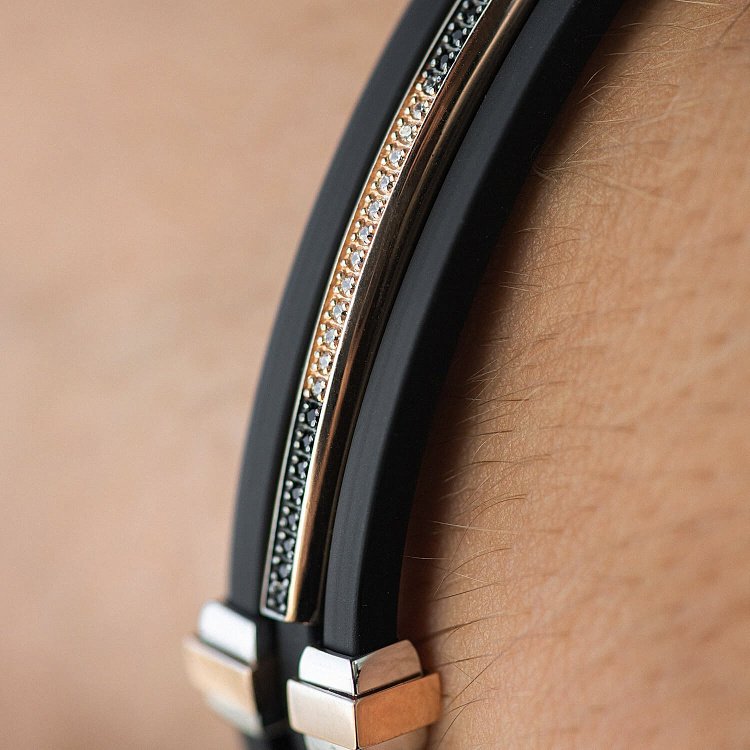 Каучуковый браслет с золотыми вставками (фианиты) 1091б от ювелирного магазина Оникс - 3