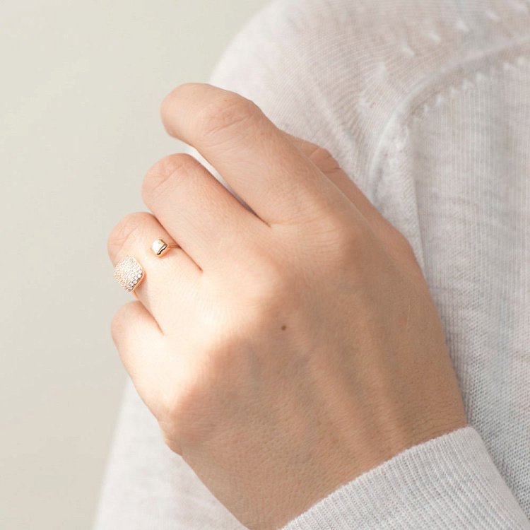 Золотое кольцо с фианитами к05635 от ювелирного магазина Оникс - 3