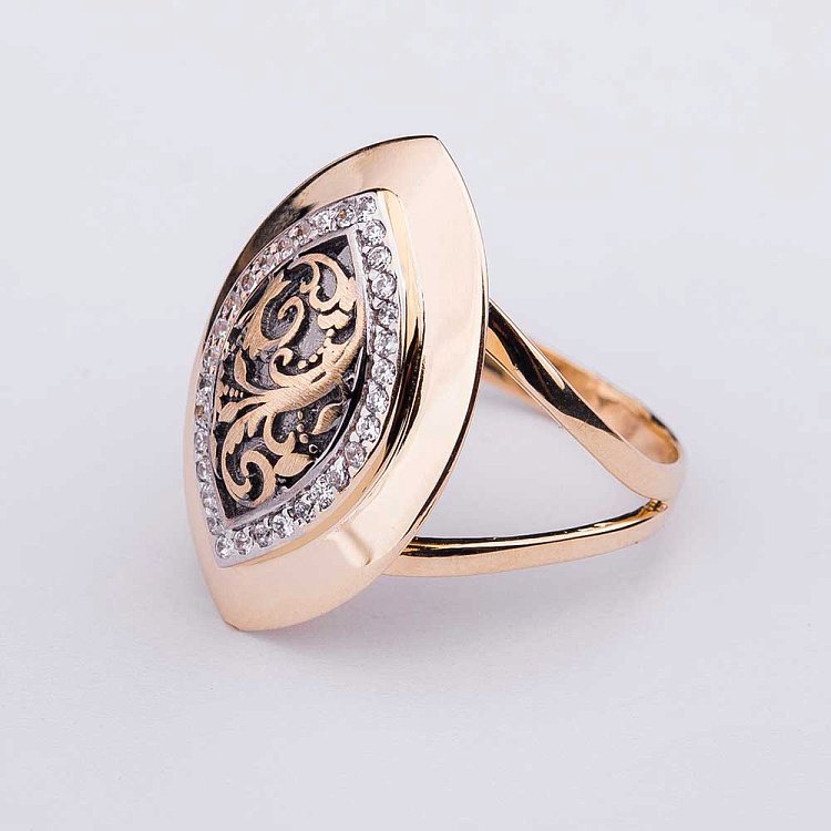 Золотое кольцо с фианитами к04087 от ювелирного магазина Оникс - 1