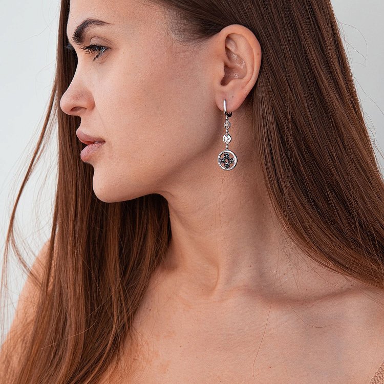 Золоті сережки "Конюшина" з фіанітами с04840 від ювелірного магазину Онікс - 1