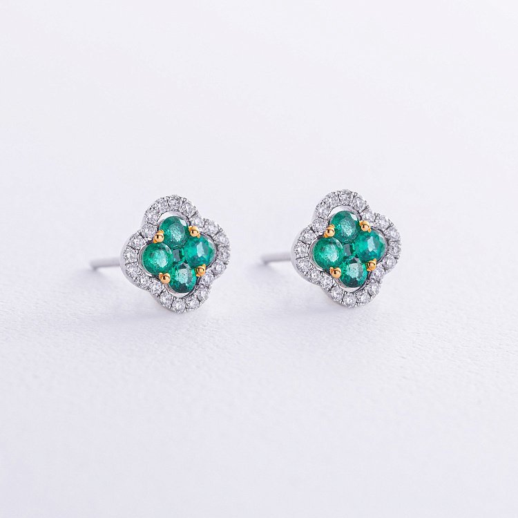 Золоті сережки - пусети "Конюшина" зі смарагдами і діамантами сб0520cha від ювелірного магазину Онікс